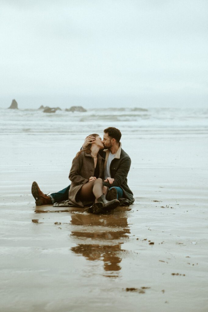 Engagement Photoshoot Beach Session at Oregon Coast